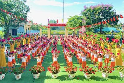 CÔ VÀ TRÒ TRƯỜNG MẦM NON NAM DƯƠNG BIỂU DIỄN ” NHỚ ƠN BÁC” CHÀO MỪNG 136 NĂM NGÀY SINH NHẬT BÁC HỒ